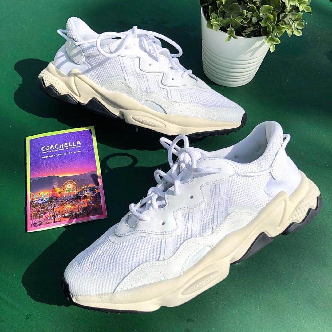 Sneaker Newsさんのインスタグラム写真 - (Sneaker NewsInstagram)「@kingpush and adidas with another powdery white concept on an upcoming collaboration. The 2019 re-issue of the Ozweego could be a hit, but we need the OG 98 model too... For a closer look, tap the link in our bio.」4月16日 9時54分 - sneakernews