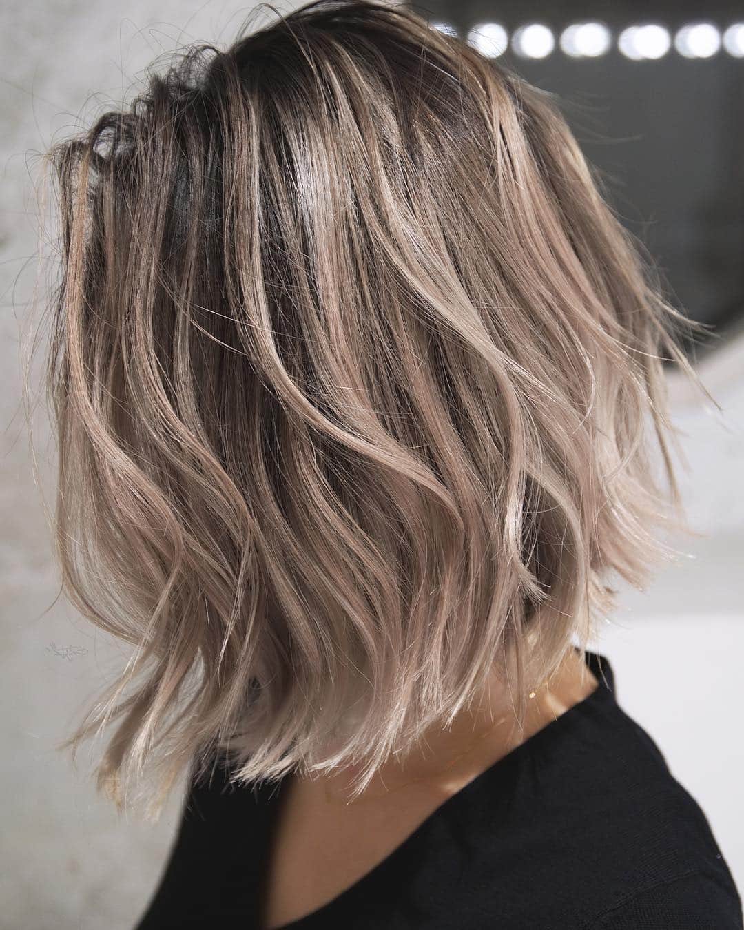 Takemi Yoshiokaさんのインスタグラム写真 - (Takemi YoshiokaInstagram)「hair color Balayage highlights  #ホワイトベージュ#グレージュ #グラデーションカラー ×  #バレイヤージュ  ______________________________________ BEBE 表参道 渋谷区港区南青山4-26-16 03-4627-1944 #青山美容室バレイヤージュtakemi #表参道美容室バレイヤージュtakemi  #hair  #バレイヤージュカラー #aoyama #表参道 #バレイヤージュハイライト  #青山美容室 #TAKEMI #表参道美容室 #今日のコーデ  #外人風カラー #ファッション #ハイライトカラー #ヘアスタイル #外国人風カラー #ケアブリーチ #balayage #fashion #バレイヤージュの出来る美容室 #hairstyle #外国人ヘア #外国人風カラー #highlights」4月16日 9時54分 - takemi12mg