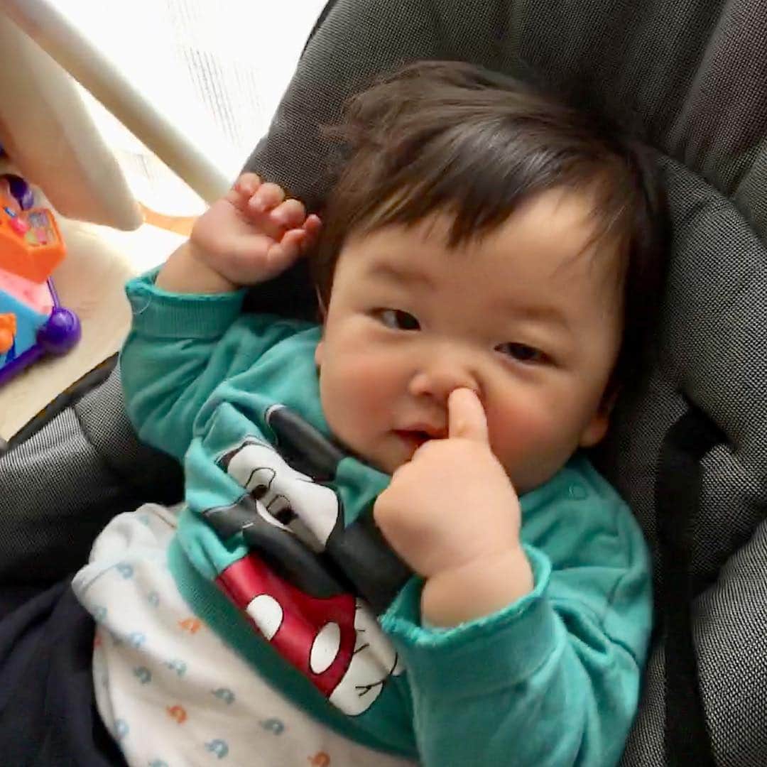 山西章博さんのインスタグラム写真 山西章博instagram 下着で逃げ回る人 赤ちゃん 嫡男 せがれ 下着 コッシー 着替えたくない 耳だけ似てる 耳以外も似て来た これ以上似るな ママリ パパリ ベビフル ベビリトル コドモノ Mamanoko コノビー Mamanoko