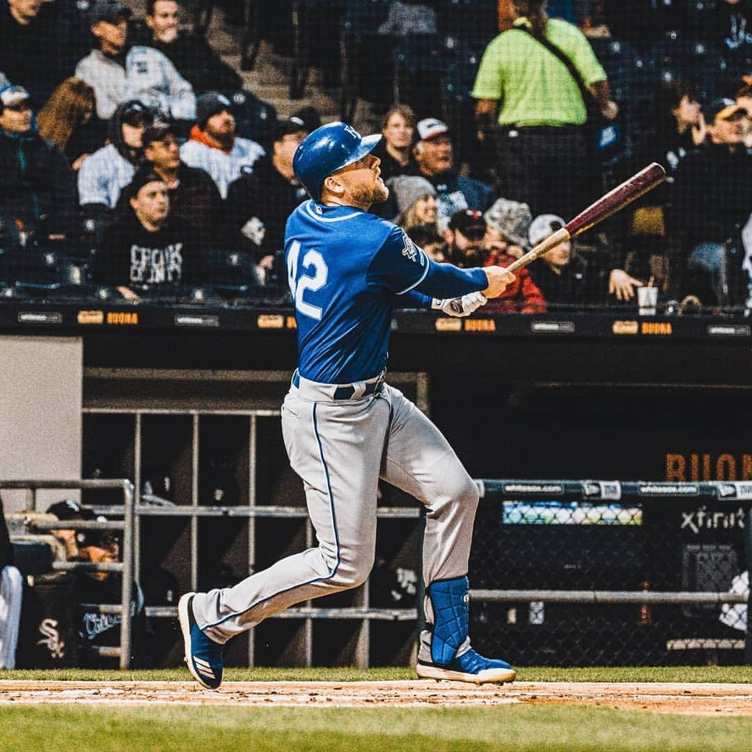 カンザスシティ・ロイヤルズさんのインスタグラム写真 - (カンザスシティ・ロイヤルズInstagram)「Bats are picking up where they left off yesterday. #AlwaysRoyal」4月16日 10時13分 - kcroyals