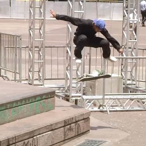 スラッシャーのインスタグラム：「HEAVY MOVE @wiltonskate 💥💥💥」