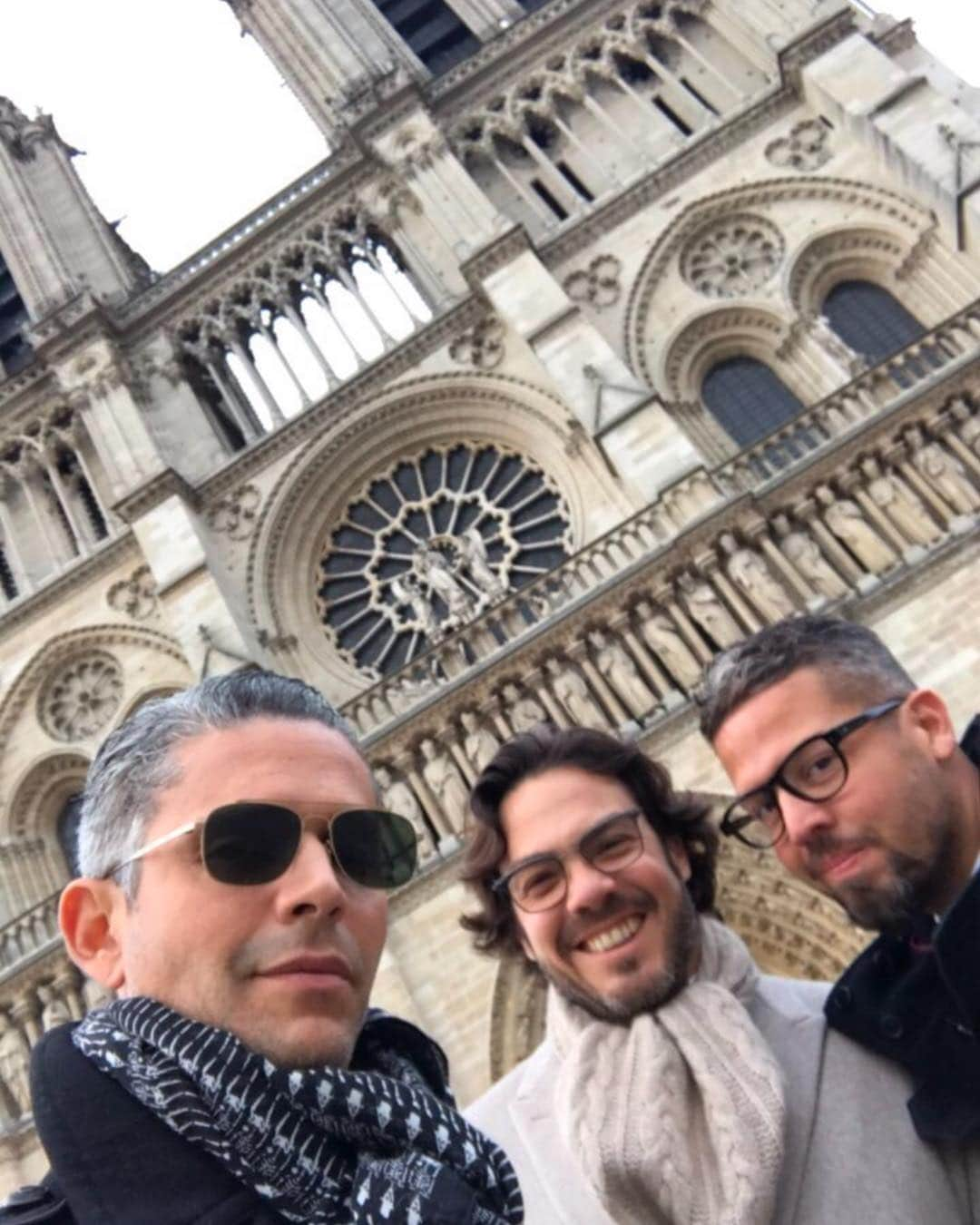 Rodner Figueroaさんのインスタグラム写真 - (Rodner FigueroaInstagram)「Our last visit to Notre-Dame a special prayer was said and what a special moment we all shared in front of La Virgen de Guadalupe. 🙏🏻 A dear and unforgettable moment. @ernestomathies @ramonaulart #rodnerfigueroa #paris #notredame」4月16日 10時24分 - rodnerfigueroa