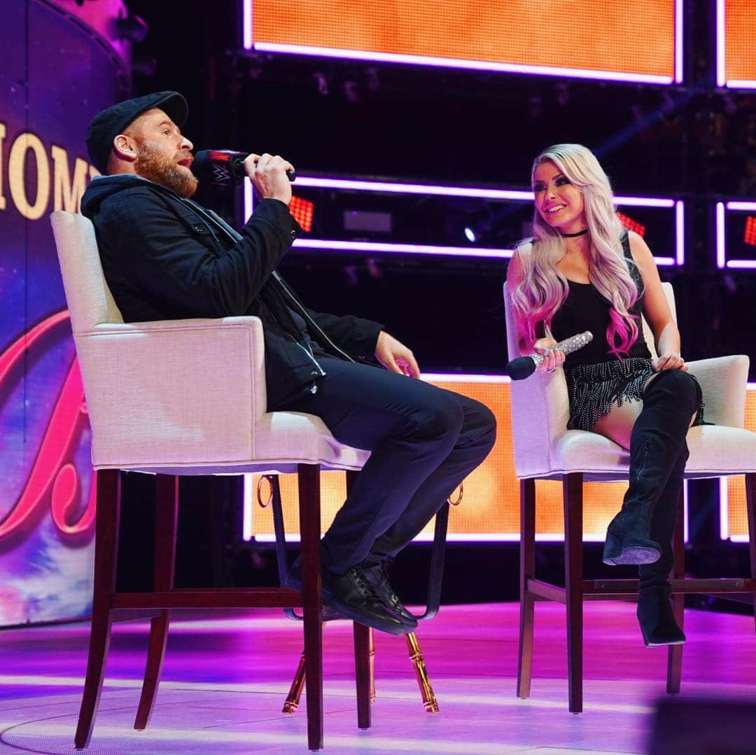WWEさんのインスタグラム写真 - (WWEInstagram)「#SamiZayn tells the #WWEUniverse in Montreal how he really feels.. and @alexa_bliss_wwe_ let’s him have it!  #RAW #SuperstarShakeUp」4月16日 10時37分 - wwe