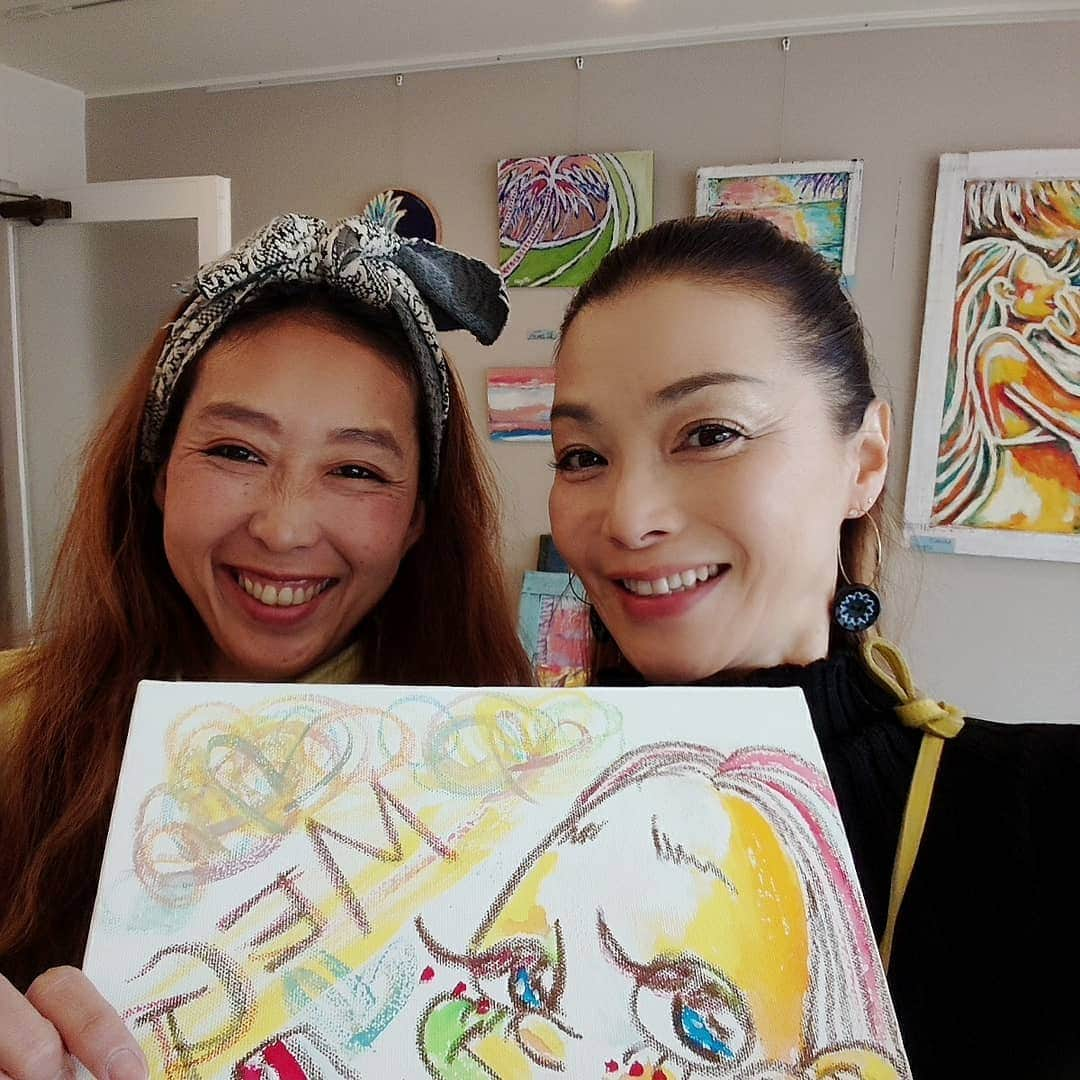 渡辺めぐみさんのインスタグラム写真 - (渡辺めぐみInstagram)「🍍HCAM2019🍍  沢山のアーティストの方達と、物作りを楽しめるイベント」HCAM」、先生達と撮りきれなかった😁👍👍 皆さん、素敵なアーティストの方達です😌💓 来年は、10周年です⤴️⤴️⤴️⤴️ 今から、ワクワクします😁⤴️⤴️⤴️ HCAM、アンバサダー来年も頑張ります😁👍👍 来年のHCAMも、楽しみにしていてくださいね😍❤️😍❤️😍❤️😍❤️ #hcam #ハワイアンクラフトアートマーケット2019 #ハワイ#hawaii#筋トレ女子 #筋トレ#プロテイン #instagramjapan #instagramhawaii #instagramlike #instagramgood #instagram」4月16日 10時43分 - meguheart