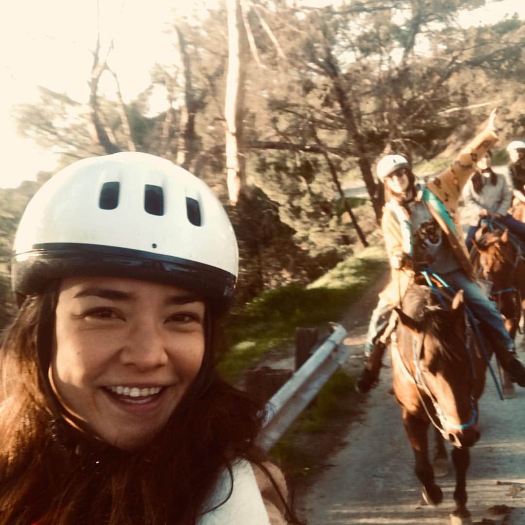 加賀美セイラのインスタグラム：「Went #HorseBackRiding with my #homie #沢尻エリカ #LA ♥️♥️♥️ #Fun #Memories」