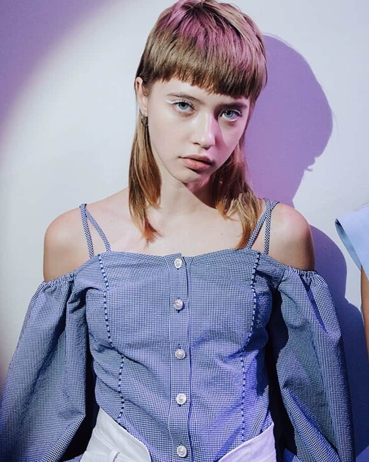 LIECOLLECTIONさんのインスタグラム写真 - (LIECOLLECTIONInstagram)「Serving Looks 👀  #liecollection #newcollection #runway #LIElook #runwayshow #nyfw #ss19look #repost #blue #collection #LIE #fashionweek #ss19 #lielook #outfitdujour #bluemood #top #coldshouldertop #festivalfashion #beauty #inspiration」4月16日 11時05分 - liecollection_