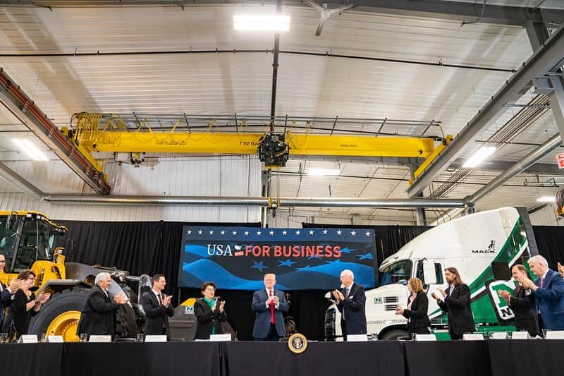 ドナルド・トランプさんのインスタグラム写真 - (ドナルド・トランプInstagram)「Today, President Trump traveled to Minnesota to hold a roundtable discussion on the booming economy and historic tax cuts.」4月16日 11時05分 - realdonaldtrump