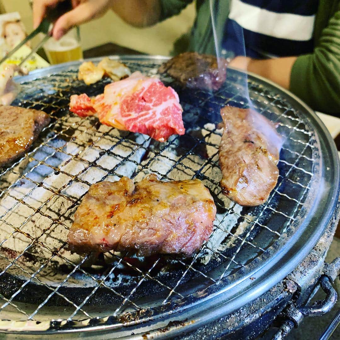 山﨑真依さんのインスタグラム写真 - (山﨑真依Instagram)「＊ 昨日はほーなんスタッフで焼き肉😺 ＊  美味しゅうございました🤤✨ ＊  ああ、またお腹がすいてきました。。。 #肉 #ホルモン #やまや #ほーなん #テレビ愛媛 #空腹 #春」4月16日 11時22分 - yamasaki_mai0215