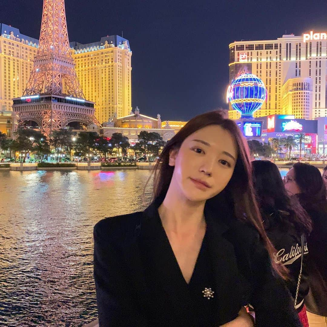 ユ・ヘジュさんのインスタグラム写真 - (ユ・ヘジュInstagram)「안녕 라스베가스〰️또 올게🌃👋🏻 아쉬움, 부족함 없이 오빠랑 신나게 즐겼던 신혼여행💑 소중했던 순간순간을 잊지 않을게용🤩」4月16日 11時46分 - r_yuhyeju