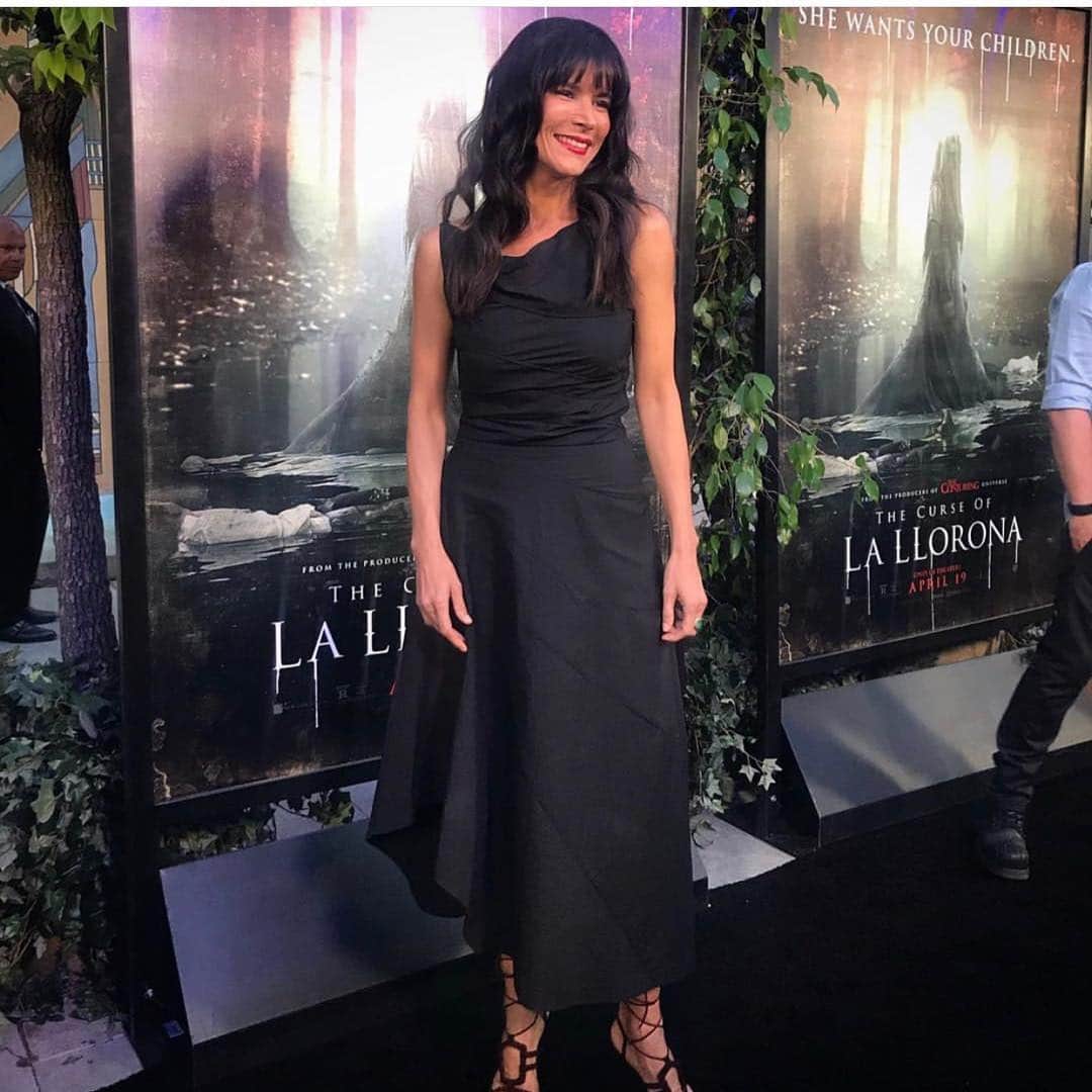 Warner Bros. Picturesさんのインスタグラム写真 - (Warner Bros. PicturesInstagram)「She wants your children. Welcome to the black carpet premiere of The Curse of #LaLlorona.」4月16日 11時59分 - wbpictures