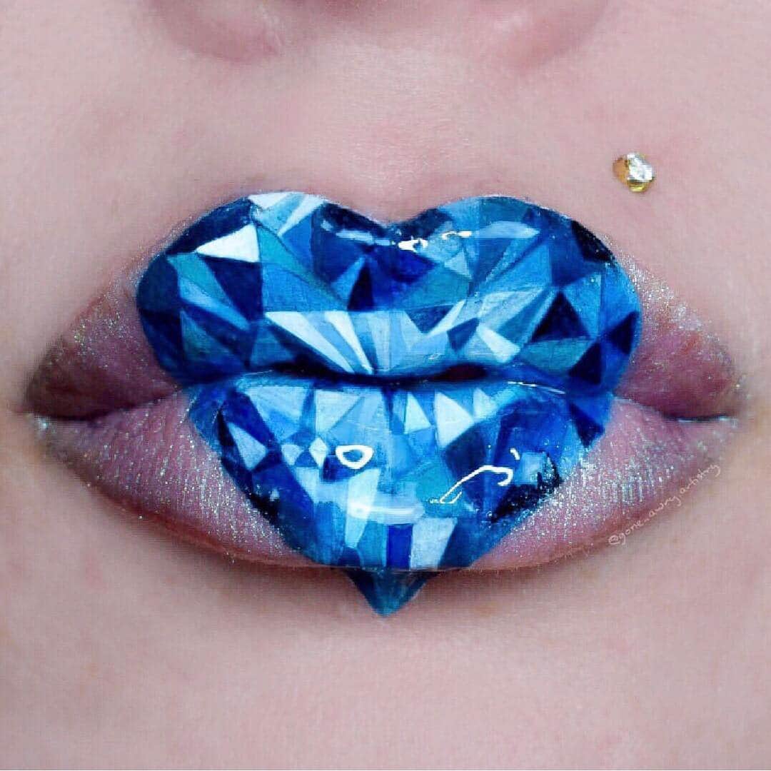 Jeffree Star Cosmeticsさんのインスタグラム写真 - (Jeffree Star CosmeticsInstagram)「SEALED WITH A KISS 💋💎 This #lipart by @gone_awry.artistry is giving us serious #Titanic Heart Of The Ocean vibes 💙 She used #velourliquidlipstick shades ‘Jawbreaker’, ‘Breakfast At Tiffanys’, ‘Weirdo’ & ‘Drug Lord’ 💄💄 #jeffreestarcosmetics #blueblood #vegan」4月16日 12時07分 - jeffreestarcosmetics