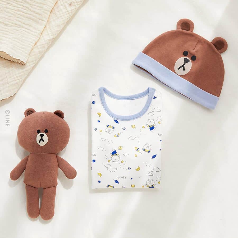LINE FRIENDSさんのインスタグラム写真 - (LINE FRIENDSInstagram)「. Put on extra cuteness,  Cuddle extra loveliness 😍  #BabyGifts #SuperCute #Plushies  #Rompers #Bodysuits #Onesies #BROWN #CONY #LINEFRIENDS」4月16日 12時01分 - linefriends