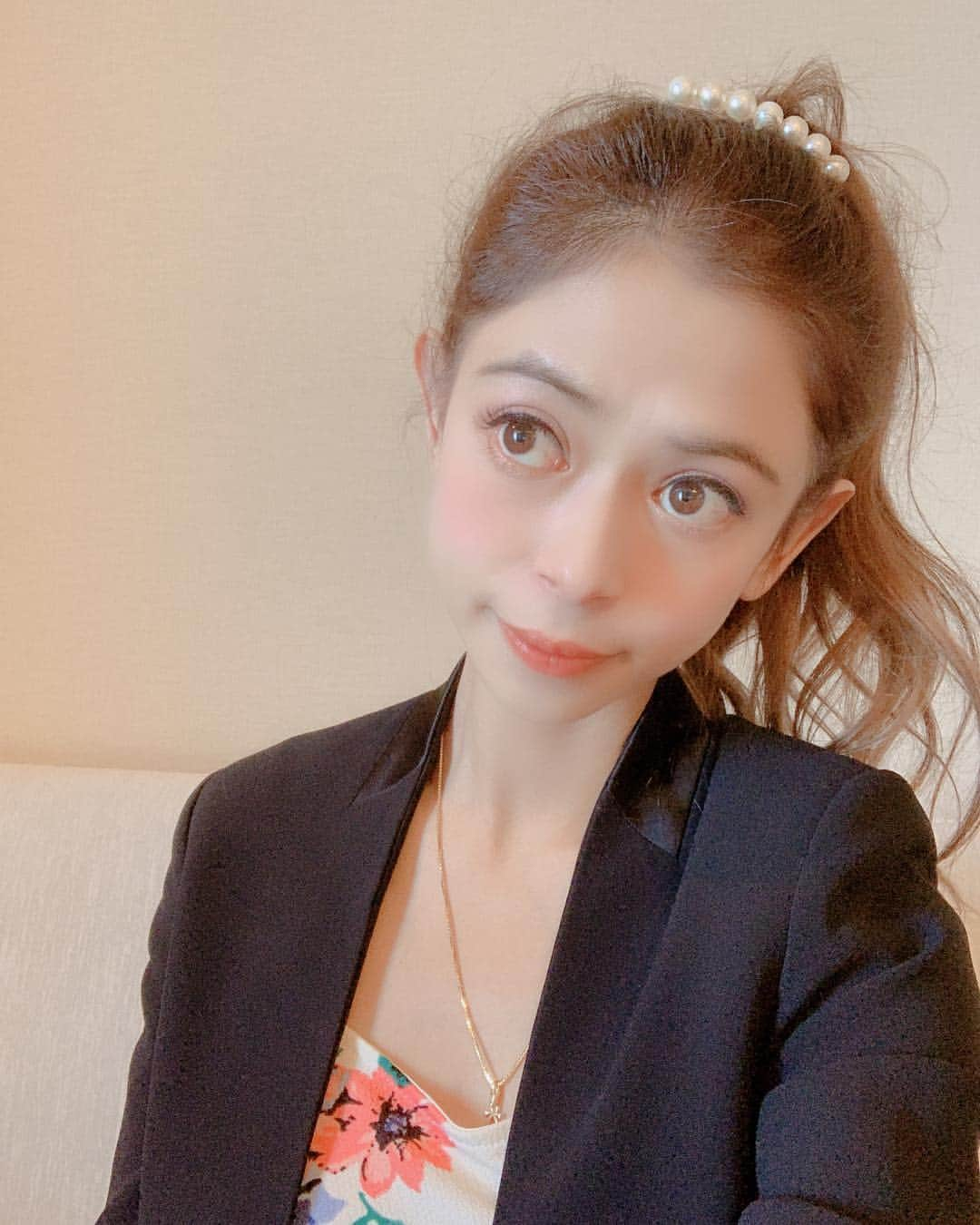 間宮梨花さんのインスタグラム写真 - (間宮梨花Instagram)「両家顔合わせゎランドマークタワー68階の中華料理「皇苑」でやったよ🥺👍🏼❤️雰囲気もゴージャスでご飯もおいしくて顔合わせにゎぴったりなお店でした💕💕ここおいしかったからまたふつうにディナーでいこっと😘😘👍 #横浜 #ランドマークタワー #皇苑 #中国料理 #両家顔合わせ」4月16日 12時11分 - rika_aizawa0329