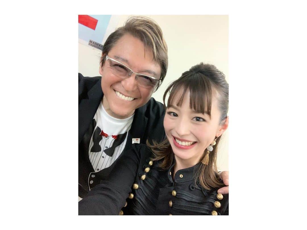 平野綾さんのインスタグラム写真 - (平野綾Instagram)「みんなでデンジマンのポーズ⚡️﻿ ﻿ ジョージさん﻿ 関さん﻿ しょーこちゃん﻿ 直さん﻿ 私﻿ ﻿ ﻿ ﻿ 内田直哉さん💙﻿ ﻿ デスノのライトのパパで初めてお会いしましたが、﻿ レミゼ初演のオリジナルキャストの大先輩でもあります‼︎﻿ ﻿ 実は私が声優紅白に出演させていただくキッカケは直さん！﻿ ﻿ 久しぶりに現場でお会いして声優紅白の話になり、﻿ 直さんがジョージさんにお話してくださって出演が決まりました‼︎﻿ ﻿ ありがとうデンジマン‼︎😆💕﻿ ﻿ ﻿ ﻿ #声優紅白歌合戦﻿ #声優紅白 #声優紅白2019﻿ #中田譲治 さん💙﻿ #関智一 さん💛﻿ #中川翔子 ちゃん💗﻿ #内田直哉 さん💙﻿ #デスノート #deathnote ﻿ #それいけアンパンマン﻿ #ayahirano #平野綾」4月16日 12時17分 - a_ya.hirano