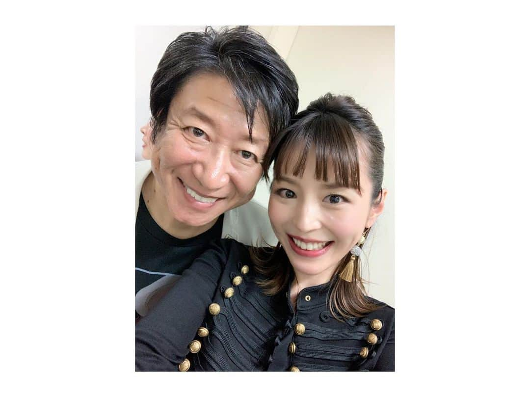 平野綾さんのインスタグラム写真 - (平野綾Instagram)「和彦さんが撮ってくれた💗﻿ ﻿ ﻿ FAIRY TAILで毎週レギュラーでご一緒している、井上和彦さん💙﻿ ﻿ 先日アフレコ現場で銀魂のイベントの話になって、﻿ あれって何年前だったっけ〜？﻿ なぁ〜んてお話していたら、﻿ まさかまた大きなイベントでご一緒できるなんて✨﻿ ﻿ 白組の大トリ⭐️﻿ 出演者全員、エンディングのスタンバイをしながら袖で見させていただきました！﻿ ♪誰がために 痺れたぁ〜⚡️﻿ ﻿ ﻿ ﻿ #声優紅白歌合戦﻿ #声優紅白 #声優紅白2019﻿ #井上和彦 さん💙﻿ #fairytail #銀魂 #涼宮ハルヒの憂鬱﻿ #ayahirano #平野綾」4月16日 12時32分 - a_ya.hirano