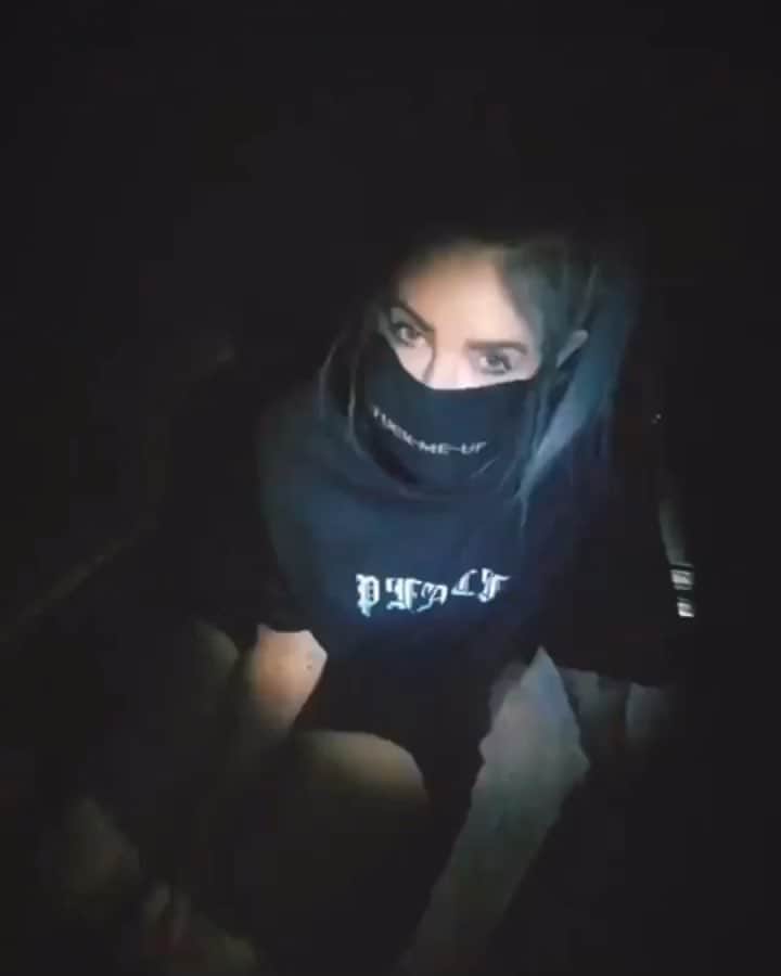 アリソン・ワンダーランドのインスタグラム：「reflective fuck me up mask & peace merch on sale tomorrow via @fmuoasl ✨ might be my fav ones」