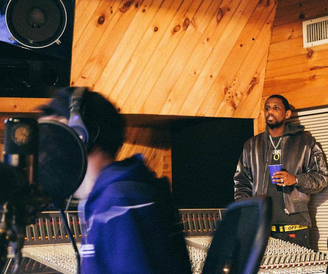 ファボラスのインスタグラム：「Hip Hop & R&B vibes. @treysongz [shot by @meldcole]  #STUDIO」
