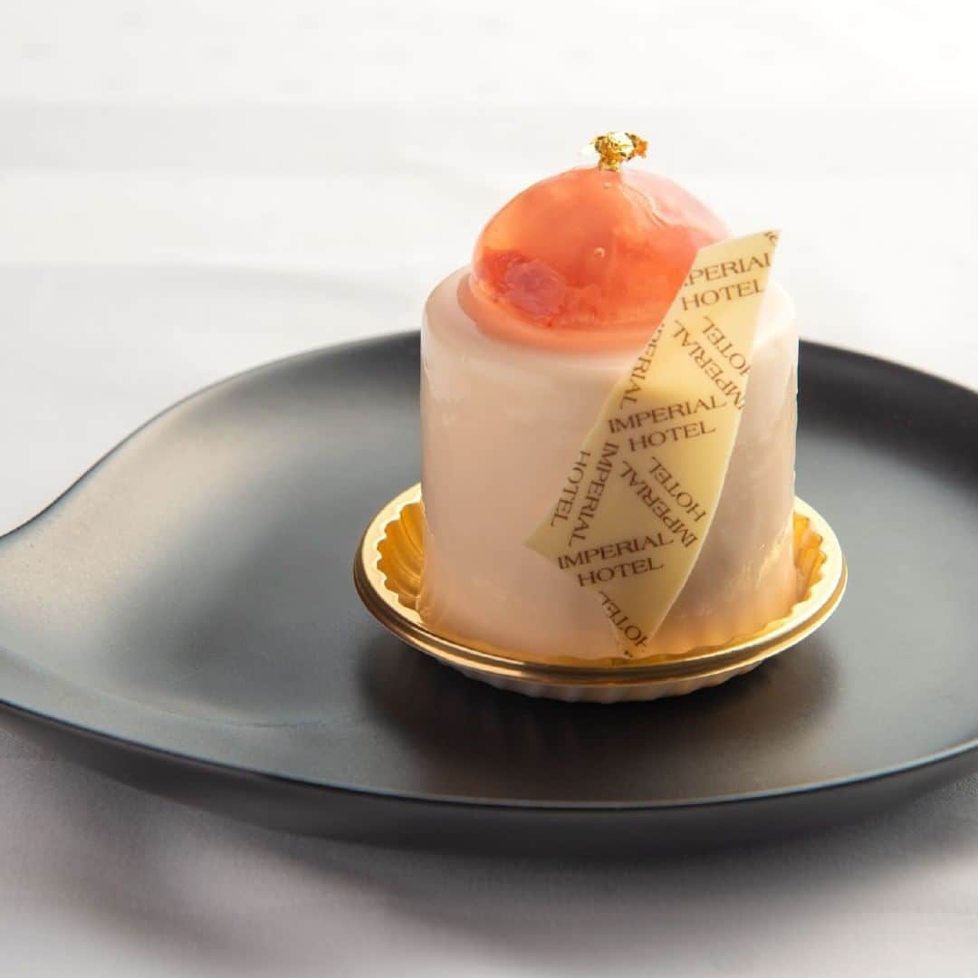 Imperialhotel_jp_帝国ホテル 公式さんのインスタグラム写真 - (Imperialhotel_jp_帝国ホテル 公式Instagram)「Sakura, Cherry Blossoms, white chocolate mousse with cherry blossom jelly at the Hotel Shop of the Imperial Hotel, Osaka. #imperialhoteljp #imperialhotel #imperialhotelosaka #osaka #osakacafe #japan #travel #visitjapan #traveljapan #japantrip #hotellife #cafecouvert #mousse #帝国ホテル #帝国ホテル大阪 #大阪 #ザパーク #大阪 #カフェクベール #桜 #帝國飯店大阪 #帝國飯店 #임페리얼호텔오사카 #임페리얼호텔 #오사카 #오사카호텔」4月16日 13時01分 - imperialhotel_jp_official