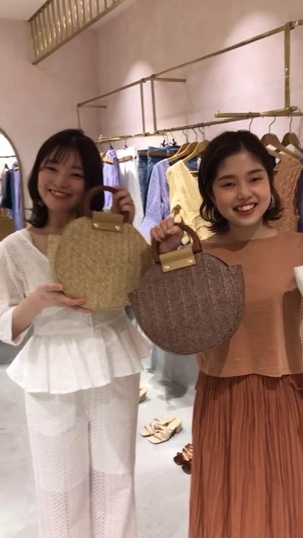 mina hinokuchiのインスタグラム：「4/14に配信した、4月末入荷予定の新作と、4月2週目入荷の靴・バックの紹介インスタLIVE ①」