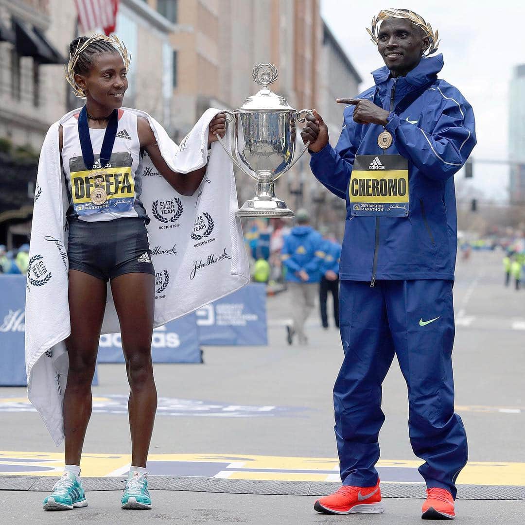 NBC Newsさんのインスタグラム写真 - (NBC NewsInstagram)「Worknesh Degefa of Ethiopia, winner of the women's division, and Lawrence Cherono of Kenya, winner of the men's division of the 123rd Boston Marathon, hold the trophy at the finish line. . 📷 @winslowtownson / @apnews」4月16日 13時14分 - nbcnews