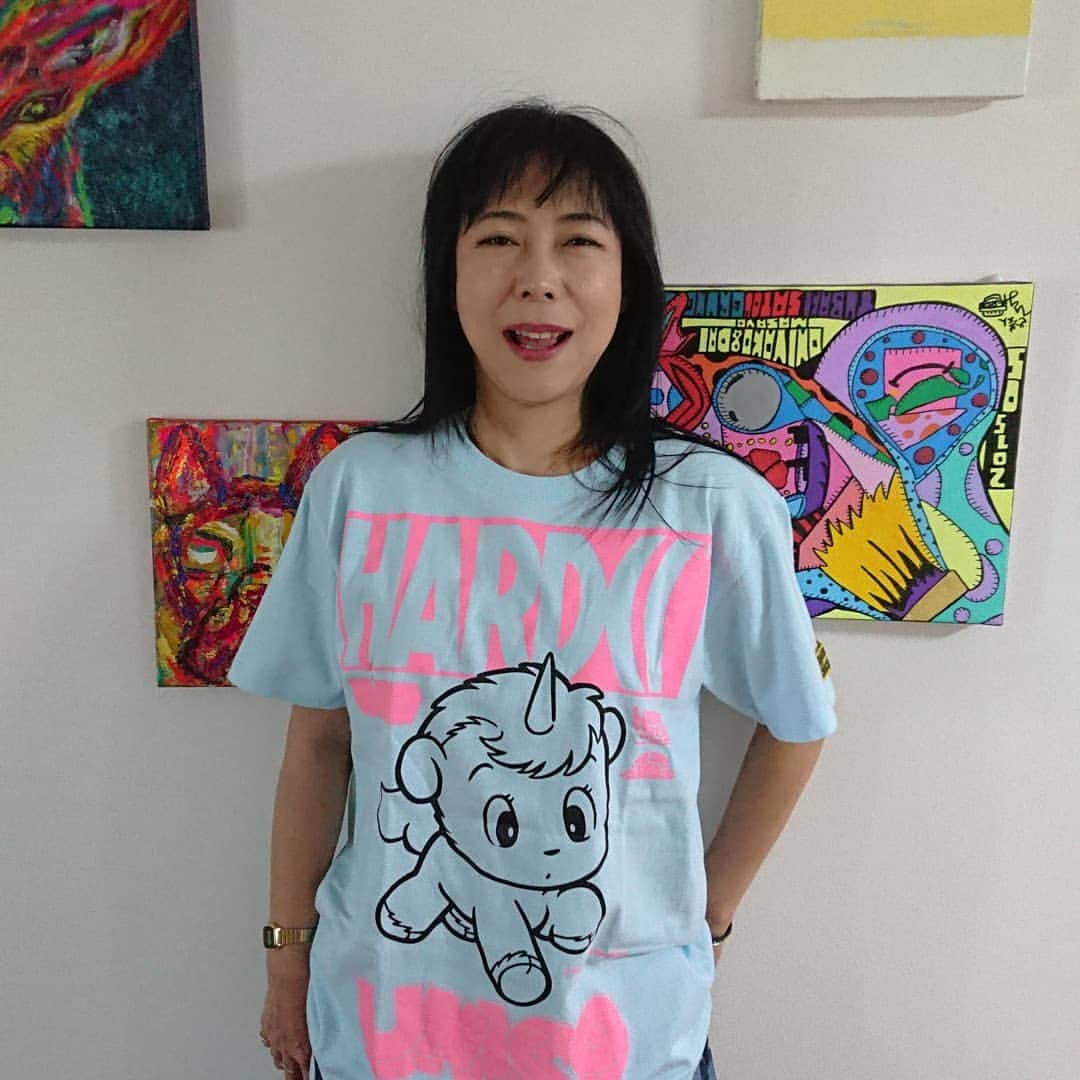 佐藤大さんのインスタグラム写真 - (佐藤大Instagram)「ハードコアチョコレート×ユニコのコラボTシャツです！椿さんはユニコ大好きだから喜んでるのです！！ #ハードコアチョコレート #椿鬼奴  #ユニコ」4月16日 19時00分 - satodaidaidai