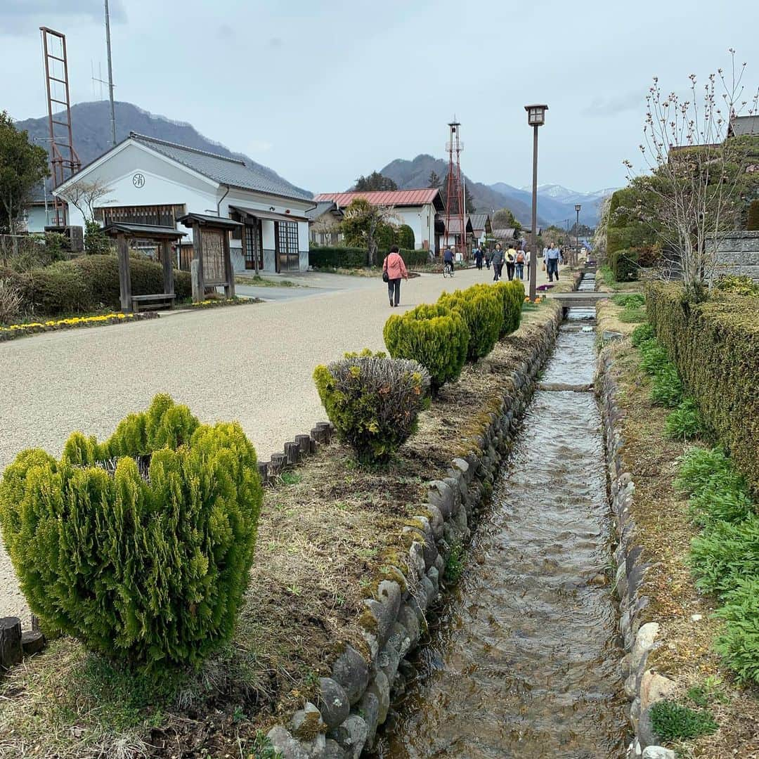 やふさんのインスタグラム写真 - (やふInstagram)「土日は三国街道の秘湯法師温泉へ。素晴らしい温泉でした。桜どころか梅もまだという寒さで、隣県とは思えない季節の違いを感じました。 翌日は三国峠を越えて子供の頃スキーしたスキー場をチラッと見てから再び三国街道へ戻り、須川宿でおいしいケーキとお茶して帰宅。 . #温泉旅行 #法師温泉 #法師温泉長寿館 #三国街道 #苗場スキー場 #須川宿」4月16日 13時44分 - kyafy