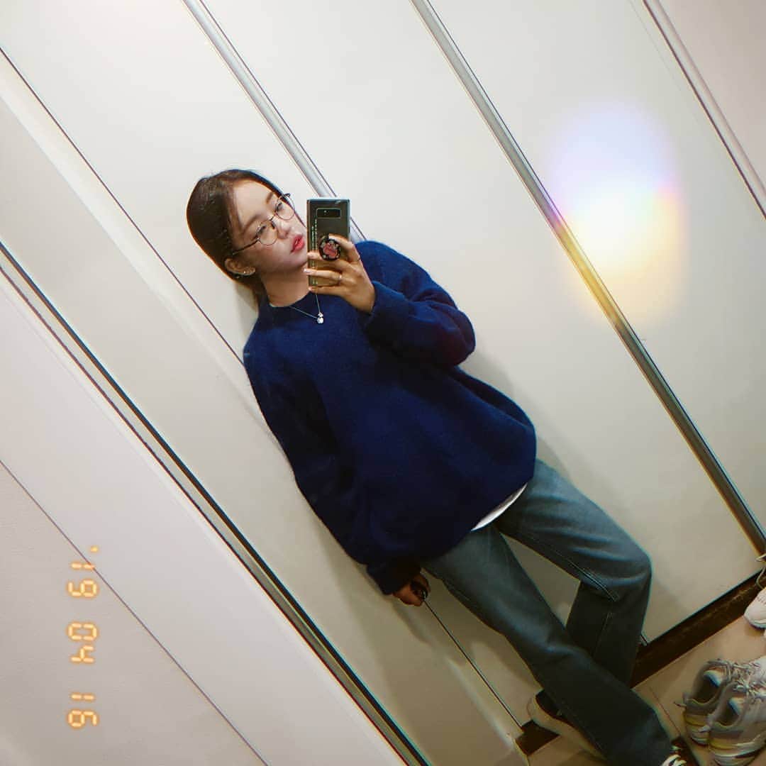 ペク・アヨンのインスタグラム：「더워여」