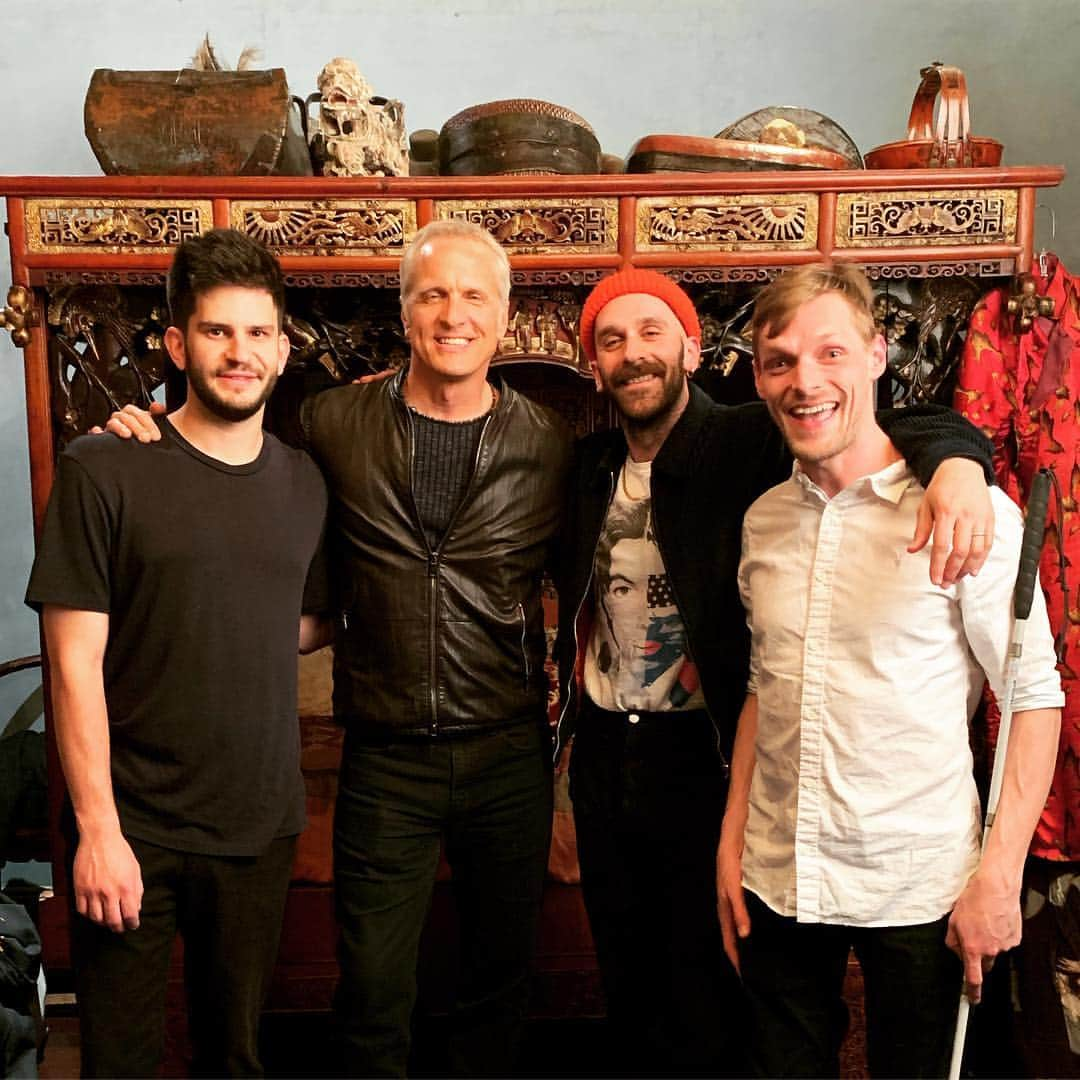 パトリック・ファビアンさんのインスタグラム写真 - (パトリック・ファビアンInstagram)「Me convincing @xambassadors to add a middle-aged non-musician to the band. 🤞🙏🤘 . . . . @samnelsonharris_xa @caseyharris_xa @adamlevin_xa #xambassadors  #Boom」4月16日 13時59分 - mrpatrickfabian