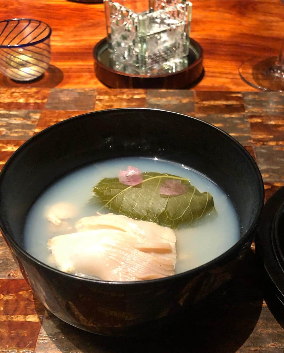 JUNKO（飯田順子）さんのインスタグラム写真 - (JUNKO（飯田順子）Instagram)「日比谷ミッドタウンに移動して初めて伺いました💕 感謝🙏🌈💕 ・ 日本酒をこんなにいっぱい飲めるなんて🍶🤤🤤 ・ 贅沢な時間を過ごさせてもらいました🙏🌈 ・ #7年連続ミシュラン三ツ星 #日本酒 #jun__ko_gourmet」4月16日 14時05分 - jun__ko_