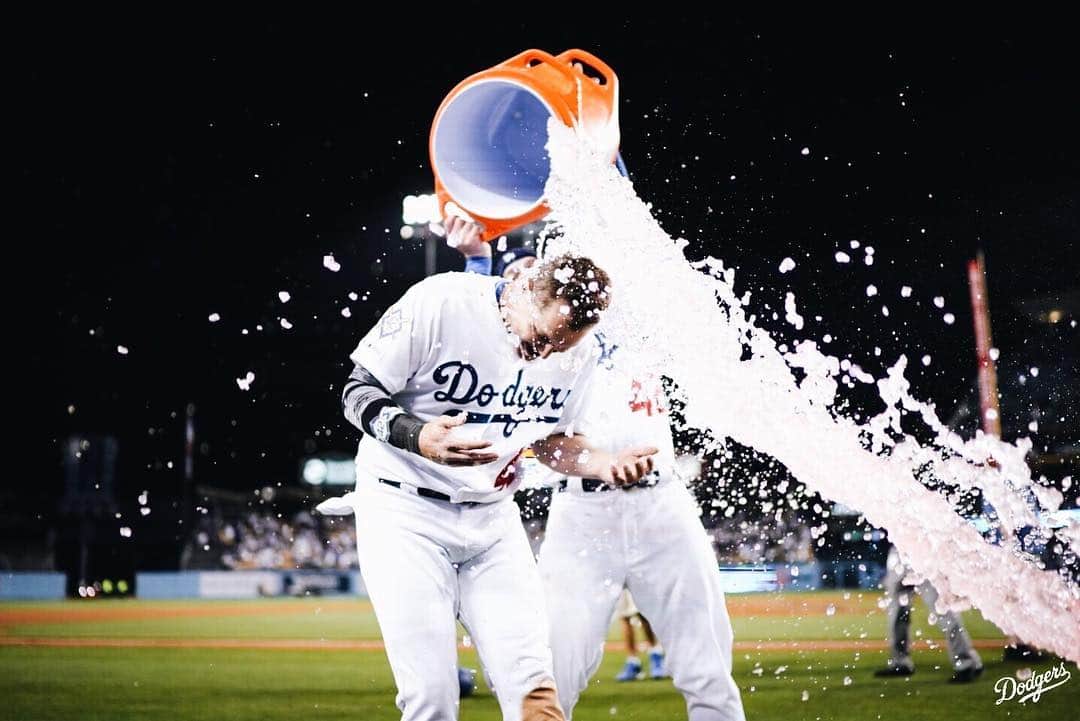 Los Angeles Dodgersさんのインスタグラム写真 - (Los Angeles DodgersInstagram)「Splash on ‘em. 💦 #Jackie42」4月16日 14時25分 - dodgers