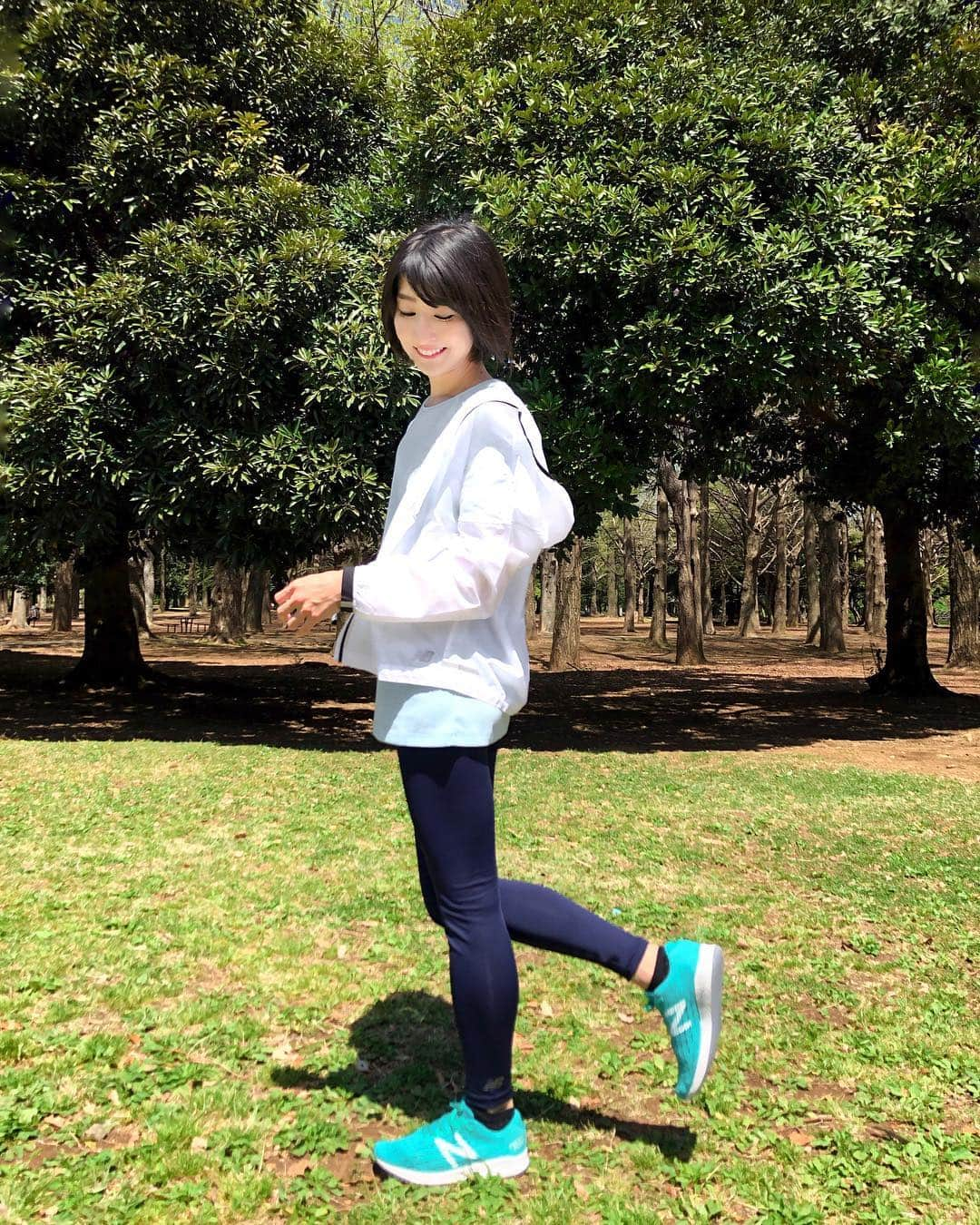 土屋香織さんのインスタグラム写真 - (土屋香織Instagram)「𖣔. RUN YOU🏃‍♀️ New Balance 👟 . 春らしい最高の陽気。 代々木公園で ヨガ🧘‍♀️して ランニング🏃‍♀️して ヘルシーで美味しいお弁当食べながら ピクニック🍱 素晴らしい一日を過ごしてきました🌿✨ . 身体動かすと気持ちがいいね😊 もっともっと走りたいなぁ♡ . . #楽しむことを決めている #ニューバランス #NewBalance #zantepursuit .」4月16日 14時48分 - kaorintsuchiya