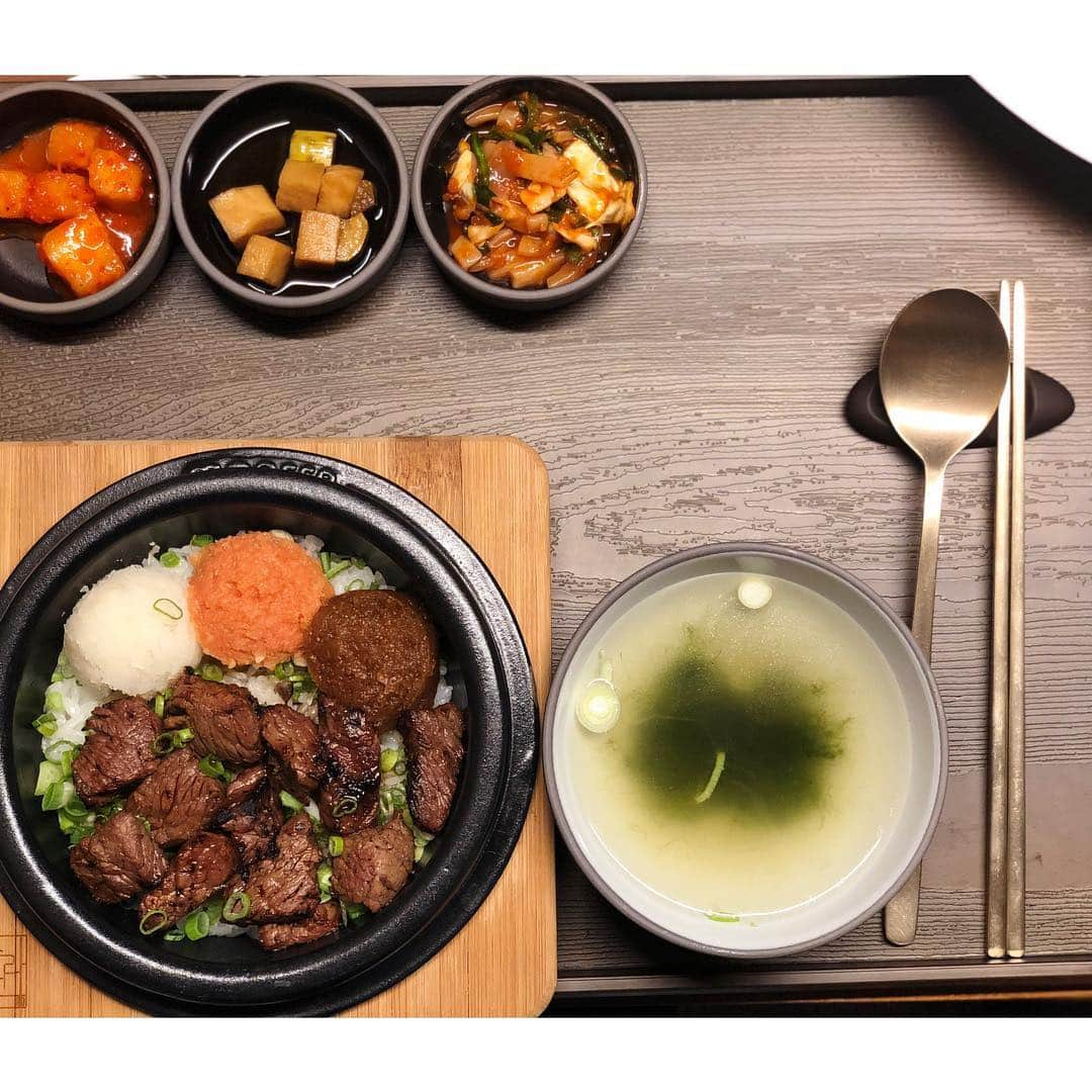 ギチョンさんのインスタグラム写真 - (ギチョンInstagram)「날씨도좋고 밥도꿀맛 #수라선 #한식 #수라선강남구청역점」4月16日 14時49分 - kichun_hwang