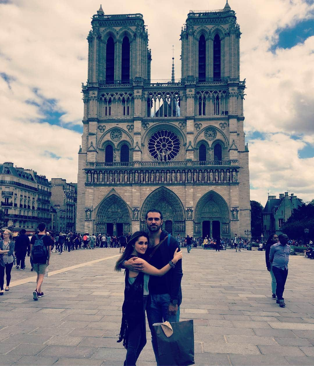 ドゥルセ・マリアさんのインスタグラム写真 - (ドゥルセ・マリアInstagram)「💔Lo que es hermoso no se puede borrar ,lo que es ETERNO no se puede matar...🎶 #NOTREDAME una pequeña luz basta para encender la oscuridad ✨ #Esperanza #luz  #Haycosasquenosepuedendestruir  #fuerza #FE #holyweek 🙌🏼」4月16日 14時57分 - dulcemaria