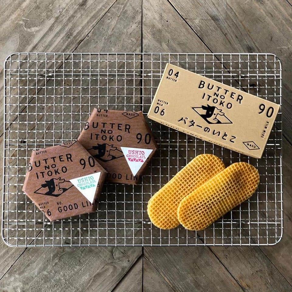 手紙社さんのインスタグラム写真 - (手紙社Instagram)「【「第15回東京蚤の市」商品カタログ予習帳大公開！】 いよいよ開催まで1ヶ月を切った「第15回東京蚤の市」。当日どんなものが並ぶのか気になっている方も多いのではないでしょうか。そんな方にオススメのページ「商品カタログ予習帳」を公開しました！　ここではジャンルごとに欲しいものを調べられるので、お目当がある人にはぴったりです。アンティークのテーブルや部屋を明るくする照明、食卓を彩る海外のお皿など、好みのアイテムが見つかるかも？　ぜひ当日の予習にお使いくださいね！ . ▶︎「第15回東京蚤の市」は5月11日（土）-12日（日）に大井競馬場にて開催！ . ▶︎詳細はプロフィールのリンクより「 @tokyonominoichi 」へ . #tokyonominoichi#東京蚤の市#手紙社#手紙舎#tegamisha#vintage#antique#アンティーク#ブロカント#東京北欧市#東京豆皿市#豆皿#箸置き#mamezara#大井競馬場」4月16日 15時04分 - tegamisha