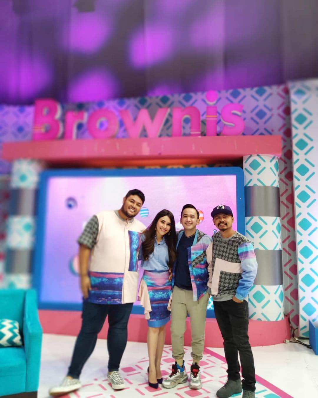 Ivan Gunawanさんのインスタグラム写真 - (Ivan GunawanInstagram)「we are  back @brownis_ttv」4月16日 15時08分 - ivan_gunawan