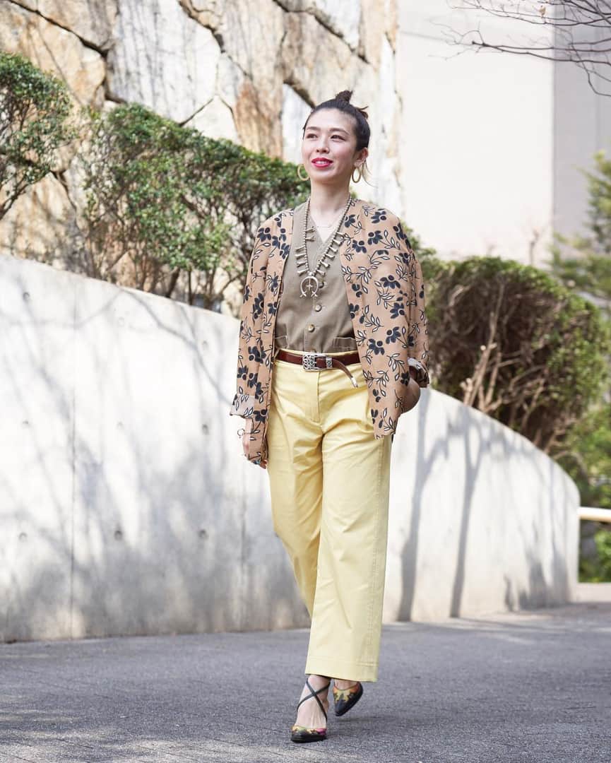 のインスタグラム：「Through the eyes of @yoshiminagao  ブラウスとパンツは @itscividini です🇮🇹 photo by @tetsuya_toyoda #cividini #ellepromotion  CIVIDINI Spring Summer 2019 collection is now featured @ellejapan online. To discover more click the link in Bio.  @ellejapan のオンラインで現在CIVIDINIの2019SSコレクションが特集されています。ぜひご覧ください！link in Bio.」