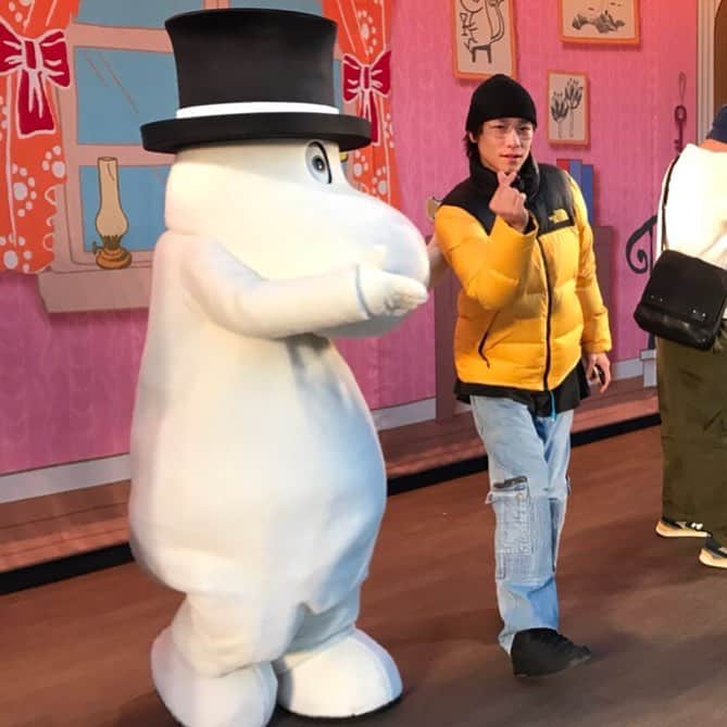 落合モトキのインスタグラム：「"こっち向いて"って感じ」