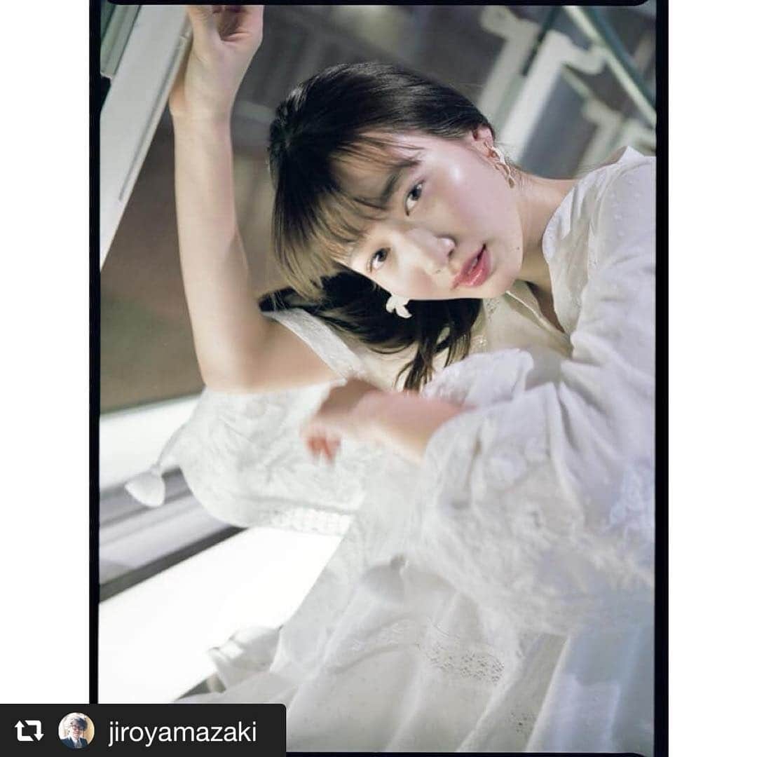 岡本夏美さんのインスタグラム写真 - (岡本夏美Instagram)「. 📖 @barfout_magazine_tokyo 👗 @toryburch」4月16日 15時33分 - okamoto_natsumi