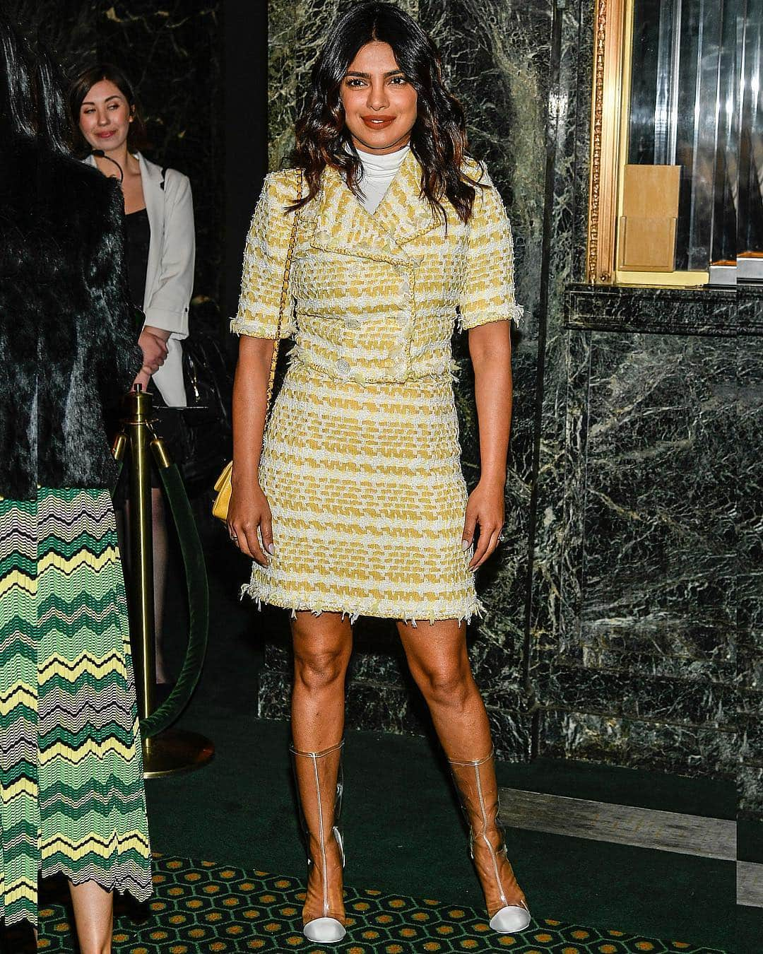 Just Jaredさんのインスタグラム写真 - (Just JaredInstagram)「@priyankachopra shows off two chic looks while out in New York City today! #PriyankaChopra Photos: Getty/Backgrid」4月16日 15時49分 - justjared