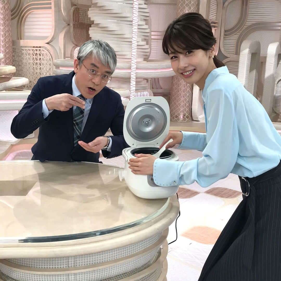 フジテレビ「プライムニュース イブニング」さんのインスタグラム写真 - (フジテレビ「プライムニュース イブニング」Instagram)「こんにちは！⠀ きょうの「Live News it!」は･･･⠀ ⠀ ●パリの #ノートルダム大聖堂 で火災⠀ ●夏日も！汗ばむ陽気に春の厄介者⠀ ●おかわり無料は不公平？「有料実験」も⠀ ●体操よしお兄さん結婚していた！⠀ ●人情食堂・ワケあり客の人間模様⠀ ⠀ などをお伝えします⠀ このあと午後4時50分からぜひご覧ください！⠀ ⠀ #ライブニュースイット #加藤綾子 #風間晋 #木村拓也 #酒井千佳  #海老原優香⠀ #熊本地震から3年 #おかわり無料 #携帯料金値下げ #小林よしひさ #小池徹平 #三浦春馬」4月16日 16時06分 - livenews_it