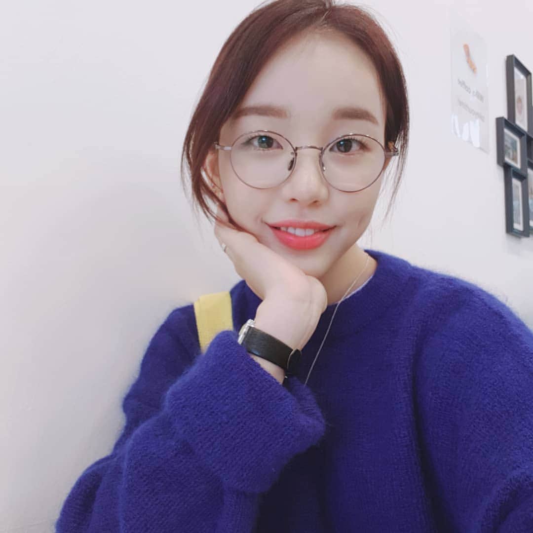 ペク・アヨンのインスタグラム：「💙💛💙」