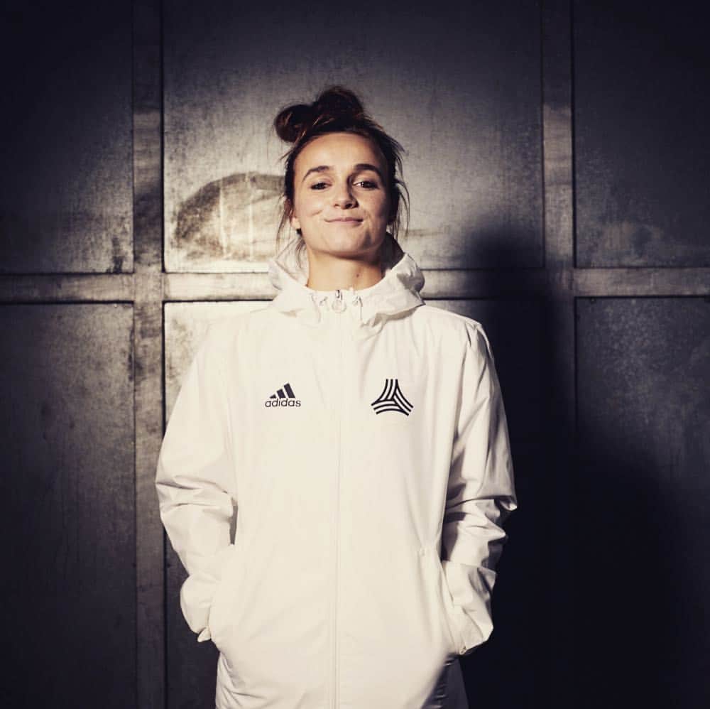 Lina Magullさんのインスタグラム写真 - (Lina MagullInstagram)「Keep your head up, keep your heart strong 🎶🤝😊 #adidas」4月16日 16時23分 - linamagull