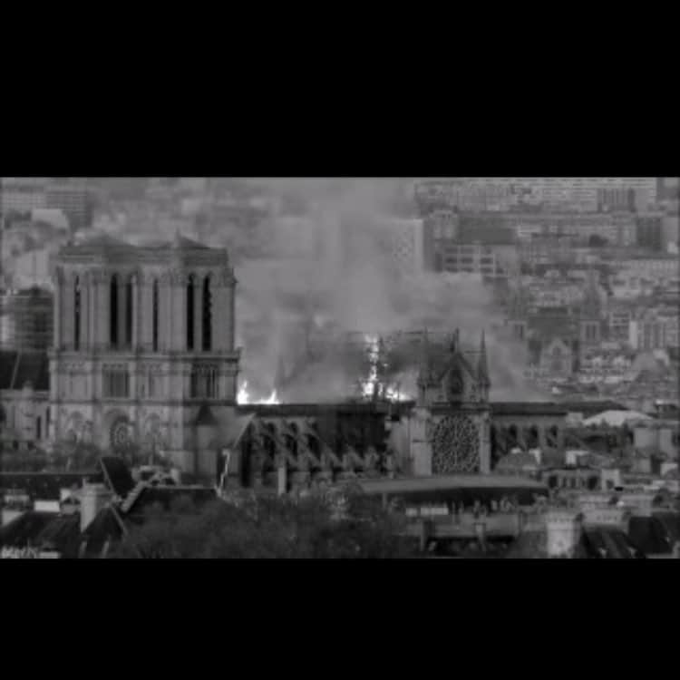 滝川クリステルさんのインスタグラム写真 - (滝川クリステルInstagram)「ノートルダム大聖堂の大火災。 パリの始まりの地、0地点に位置する世界遺産。 この中心に行きたくて、パリに行くとここに必ず訪れ、大聖堂を見上げていました。 こんなことが起こるとは、、 あの美しい姿はもう元通りにはならないのですね、、 心のざわつきが収まりません、、 悲しすぎます。 #CathédraleNotreDamedeParis#france#paris #desastre」4月16日 16時28分 - christeltakigawa