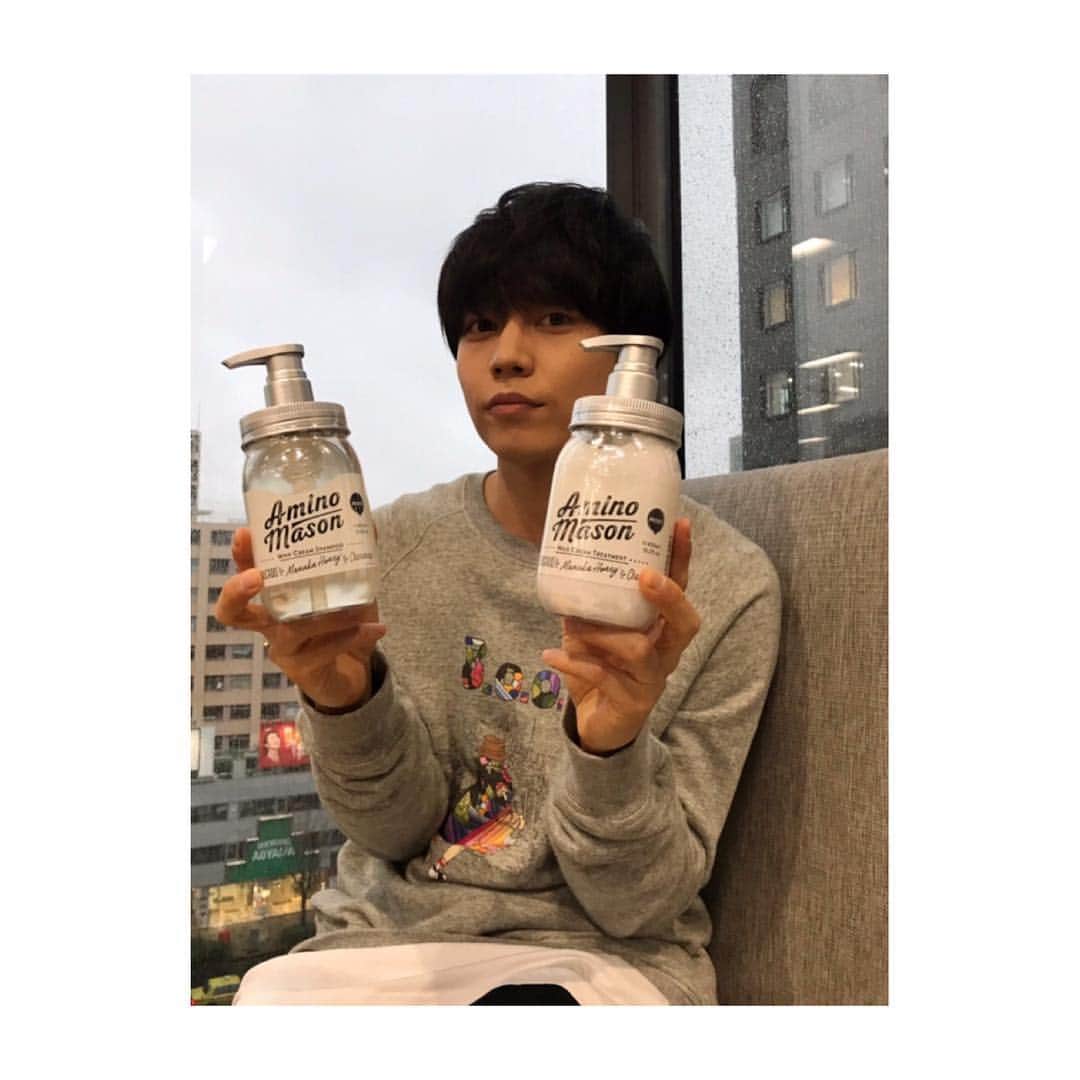 のインスタグラム：「シャンプー頂きました🧴♪ 良い香りで髪の毛サラサラ😌🛁 まとまり具合もバッチリ🙆🏻‍♂️ #アミノメイソン #aminomason #シャンプー #hair」