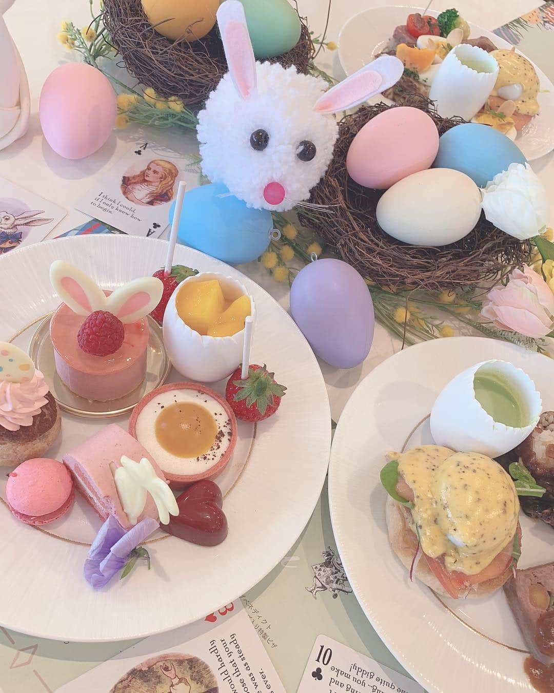 青木美沙子さんのインスタグラム写真 - (青木美沙子Instagram)「インターコンチネンタル東京ベイさんのアリスのイースターデザート&ランチブュッフェに行って来ました🥚卵やうさぎなどイースターをテーマにしたかわいいスイーツ沢山🍰カレードリアなどのランチブュッフェも充実❗️美沙子はイースターロリータファッションで行きました💓平日限定のランチブュッフェだよ！！5月29日まで開催中！ 開催日毎日ではないので気をつけてね❗️ 4月23.24 5月7.14.15.22.28.29開催中予定❗️ サイトまたは電話にて確認してみてね❗️ #インターコンチネンタル東京ベイ #アリスのイースターデザートランチブュッフェ #かわいい #アリスコーデやイースターコーデで行くとかわいい #アリス #イースター #ロリータファッション」4月16日 16時42分 - misakoaoki