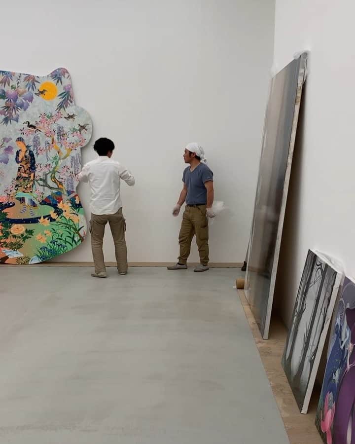 松山智一のインスタグラム：「Works all arrived safe and sound. Installation day 1, stop by this Saturday evening for opening reception @kotaro_nukaga gallery for the group show “ Fixed Contained”  #sneakpeak」