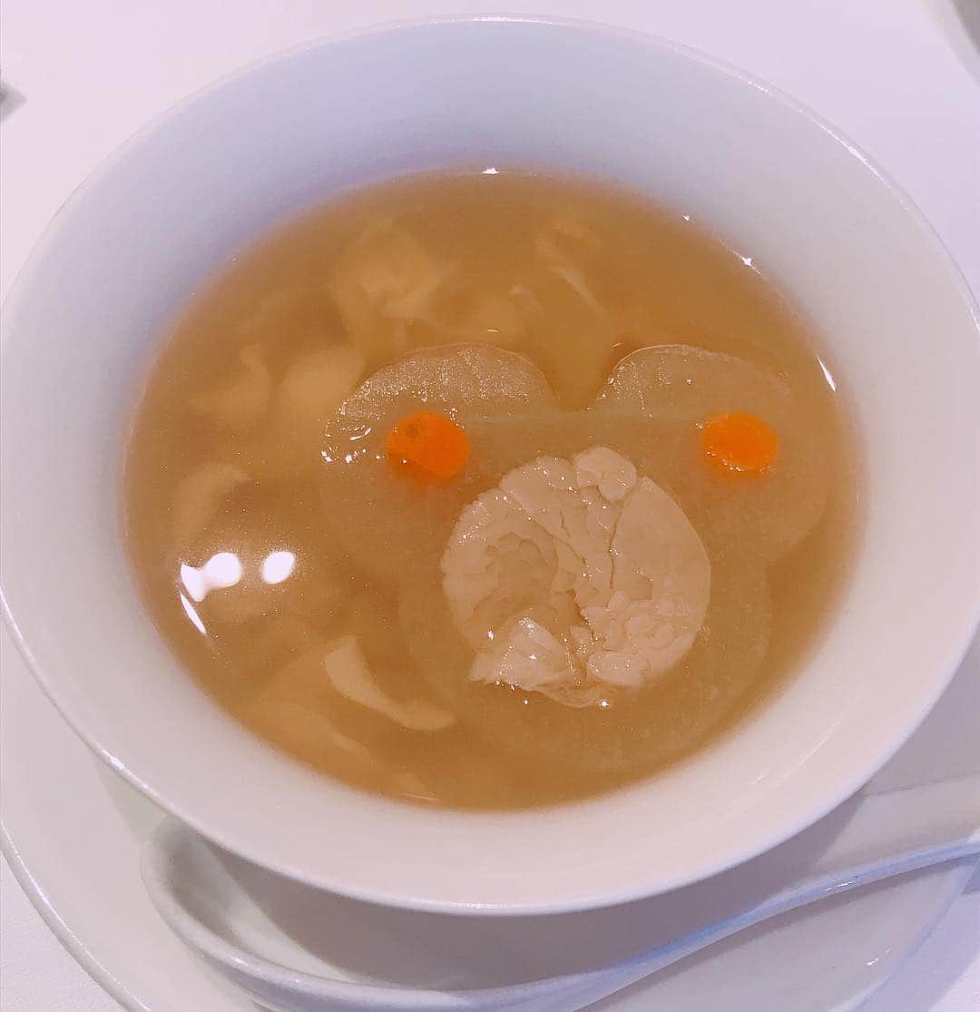 三浦泉さんのインスタグラム写真 - (三浦泉Instagram)「* #ディズニーエクスプローラーズロッジ  で飲茶ディナー いただきました🎉🍽 *  ディズニーらしく飲茶にもミッキーが登場❣️ どれも美味しく 絶品でした🍽😊♥️ * @himemode  ちゃんとテンション上がってます🎉😊♥️💗 #香港ディズニーランド  #女子旅　 #ここはもっとハッピー #香港 #香港旅行  #香港ディズニー #desneyexplorerslodge #飲茶 #飲茶ディナー」4月16日 17時12分 - princessizu1201