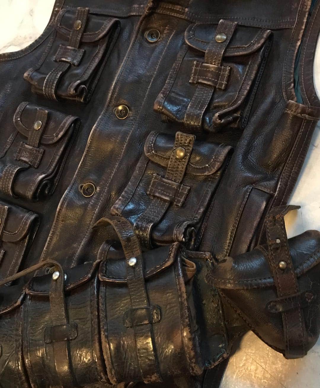 ブラックミーンズさんのインスタグラム写真 - (ブラックミーンズInstagram)「bandolier vest and vintage  bandolier belt #blackmeans」4月16日 17時18分 - blackmeans_official