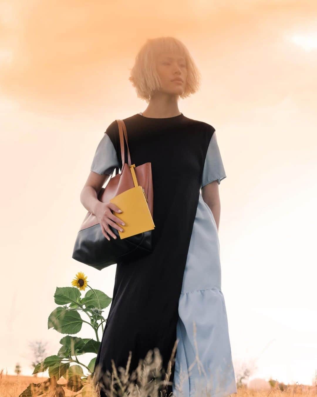ウォントのインスタグラム：「Color-Blocking for Her: find handbags and footwear styles in contrasting hues that feel just right. (Link in bio) — #WANTSS19 #wantlesessentiels #colorblock #womens #fashion」