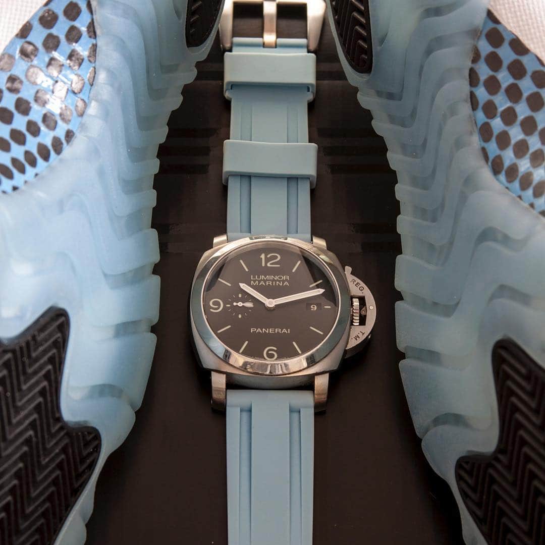 パネライのインスタグラム：「Sometimes I take this matching straps stuff a bit too seriously 😂 #Panerai #PAM312 44mm Luminor Marina.」
